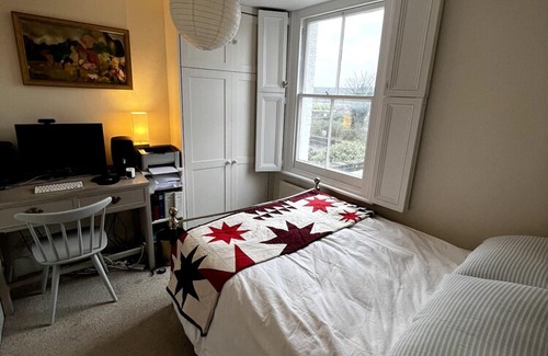 Ferndale Apartment | Stylish 1 Bedroom Apartment in Trendy Clapham