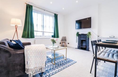 Harrow Road Apartment | Stylish 1 Bedroom Apartment in Central London