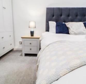 Harrow Road Apartment | Stylish 1 Bedroom Apartment in Central London