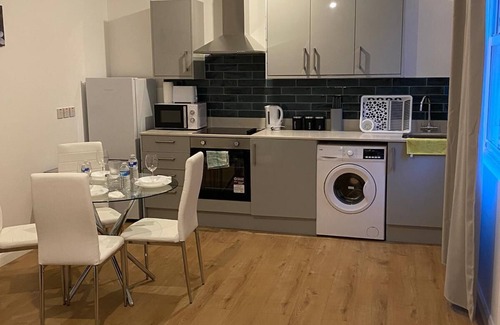 West Ealing Apartment | Stylish 1 bedroom Ealing F4