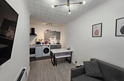 Bridgend Apartment | Stylish 1 Bedroom Flat near Bridgend Town centre