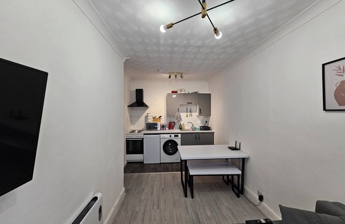Bridgend Apartment | Stylish 1 Bedroom Flat near Bridgend Town centre