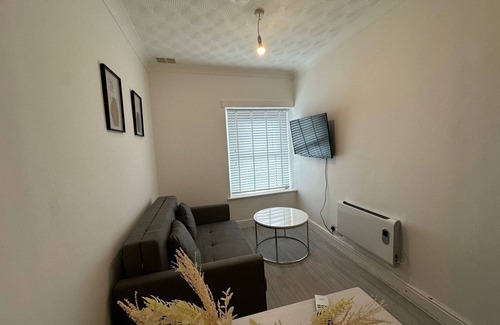 Bridgend Apartment | Stylish 1 Bedroom Flat near Bridgend Town centre