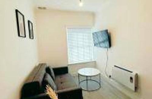 Bridgend Apartment | Stylish 1 Bedroom Flat near Bridgend Town centre