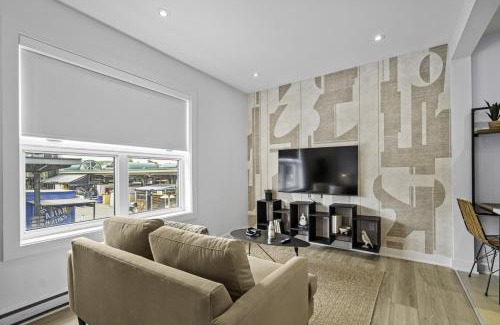 Little Italy Apartment | Stylish 1-Bedroom Haven by Jean Talon Market