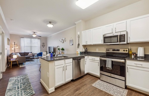 Woodbridge Apartment | Stylish 1 BR Apartment w Movie Theater