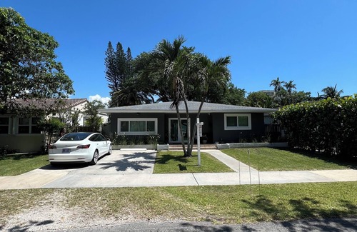 Miami Shores Apartment | Stylish 1bedroom and bath studio with private entrance and parking. Central