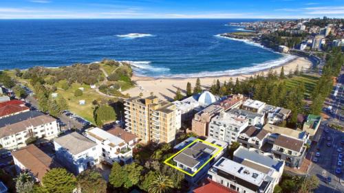 Coogee Apartment | Stylish 1BR Apartment with Balcony near Coogee Beach