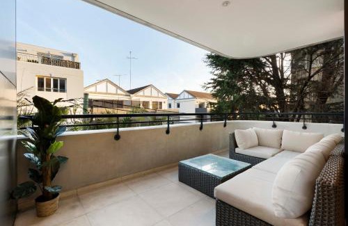 Coogee Apartment | Stylish 1BR Apartment with Balcony near Coogee Beach