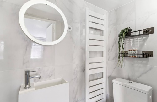 Arts-et-Metiers Apartment | Stylish 1BR Flat near Place de la Republique