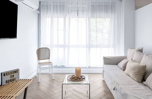 Bondi Junction Apartment | Stylish 1BR Haven in Bondi Junction