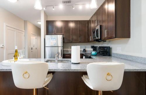 Indianapolis Apartment | Stylish 1BR in at the Crossing