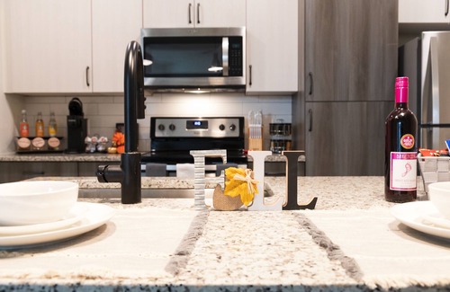 Mableton Apartment | Stylish 1br in Mableton not far from Battery Park Internal name: Lux Near Braves