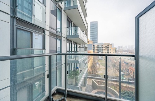 Garden District Apartment | Stylish 1BR Studio in Toronto