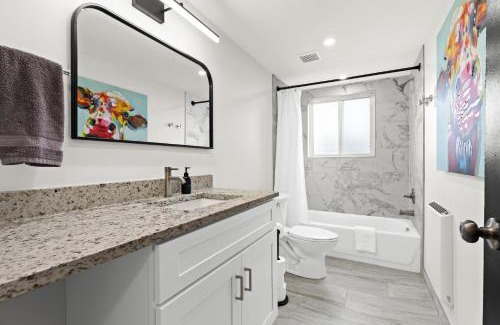 Royal Oak Apartment | Stylish 1BR Upper Flat in Vibrant Royal Oak