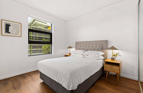 Lane Cove North Apartment | Stylish 2 Bed 2 Bath with Parking in Lane Cove