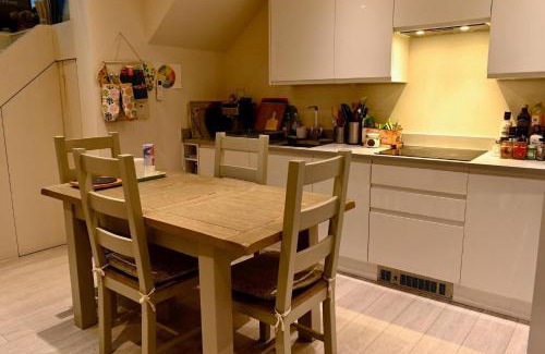 Fulham Apartment | Stylish 2-Bed, 2-Bath Flat