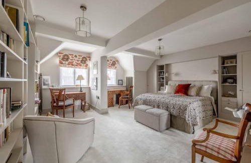 Windsor Apartment | Stylish 2 Bed/2 Bath Flat In The Heart Of Windsor