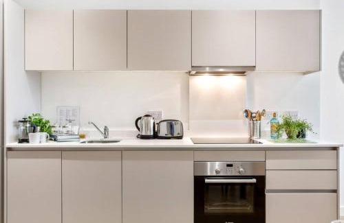 Bracknell Apartment | STYLISH 2 BED/2 BATH, PARKING - BRACKNELL CENTRE