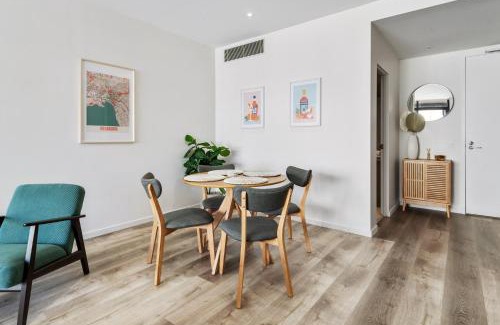 Richmond North Apartment | Stylish 2-Bed Apartment Near MCG