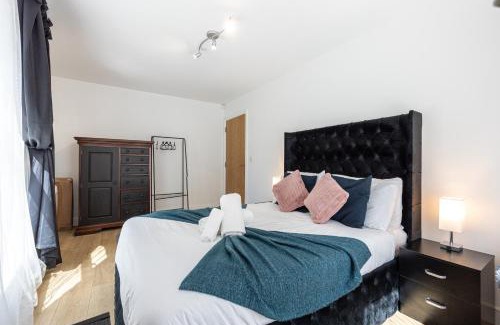 Castlefield Apartment | Stylish 2-Bed Apartment in Manchester City Centre