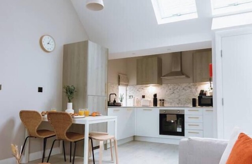 Offerton Apartment | Stylish 2 Bed Flat Stockport | Free Parking &…