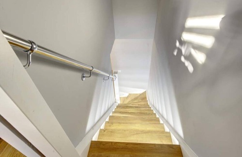 Rugby House | Stylish 2 bed House With Parking in Rugby