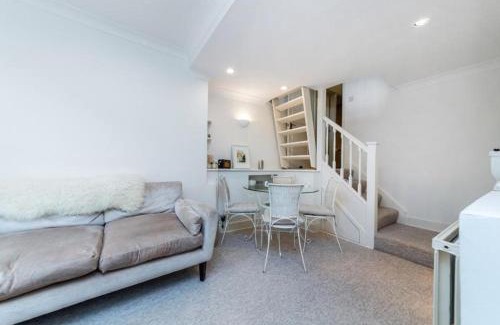 Fulham Apartment | Stylish 2-Bed in West Central - Extended Stays