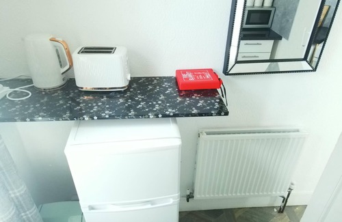 Newport Apartment | Stylish 2 Bed Room Apartment 3 Sleep Free Wifi & p