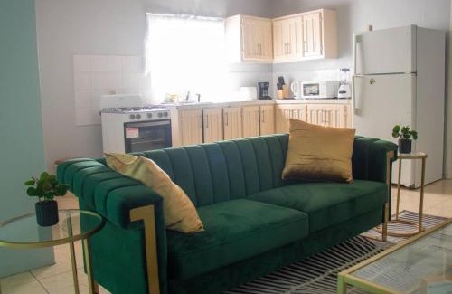 Saint John Parish Apartment | Stylish 2-Bed Sleeps 3 Cosy & Comfortable