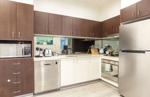 Redfern Apartment | Stylish 2-Bed Unit with Garden Patio and Balcony