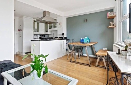 Northcote Apartment | Stylish 2 Bedroom Apartment near Clapham Junction