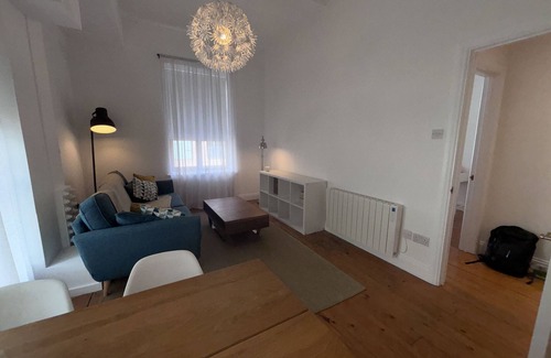 Grand Canal Dock Apartment | Stylish 2 Bedroom Apartment Dublin 2