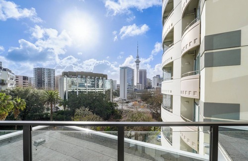 Newton Apartment | Stylish 2-Bedroom Apartment in Central Auckland