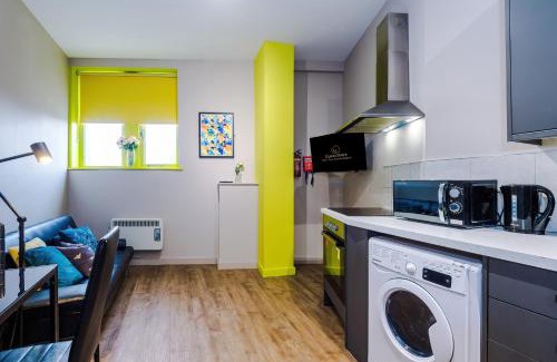 Wigan Apartment | Stylish 2 Bedroom Apartment in Central Wigan by MDGC Developments Ideal For Weekends Away and Business Guests