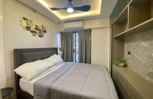 Taguig Apartment | Stylish 2 Bedroom Condo Near BGC and Airport with Fast WiFi