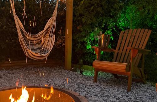 Bewdley House | Stylish 2 Bedroom Cottage With Hot Tub And Parking
