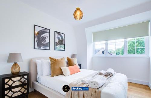 Acton Apartment | Stylish 2 Bedroom Flat By LS2G Short Lets & Serviced Accommodation Greater London With Balcony And Easy Central Access