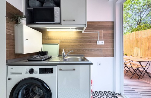 Alcantara Apartment | Stylish 2-Bedroom Flat with Terrace in Alcântara