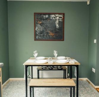 Bradford House | Stylish 2-Bedroom Home Perfect for Families and Couples