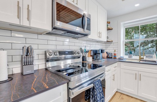 Historic District Cottage | Stylish 2-bedroom house in Beaufort. Walk to downtown. Fire pit, bikes, grill