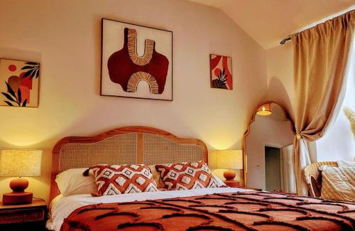 Paul House | Stylish 2-BR cottage near Mousehole - garden and and parking
