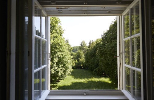 Morlbach Apartment | Stylish 2-room flat, 2 private bathrooms, shared kitchen Schloss Mörlbach