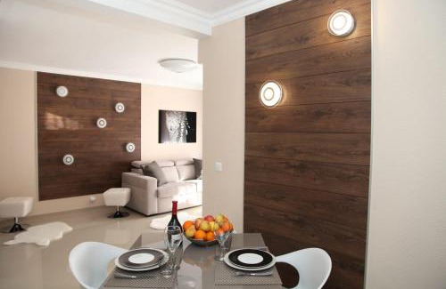 Fabron Apartment | Stylish 2 Room Flat 60 meters to the beach
