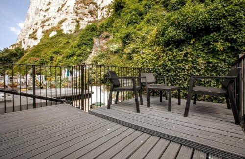 Dover House | Stylish 2BD Family Hideaway in Dover