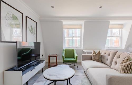 Royal Borough of Kensington and Chelsea Apartment | Stylish 2BD Flat in the Heart of Kensington