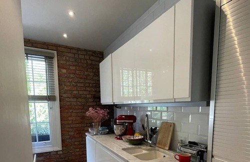 Frognal and Fitzjohns Apartment | Stylish 2BD Maisonette - 5 mins to Hampstead Heath