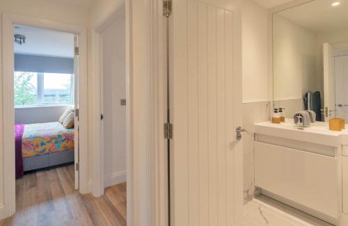 Gravesend Apartment | Stylish 2BR Apartment at Trinity Point Gravesend