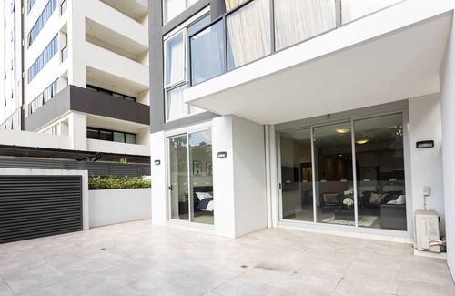 Bankstown Apartment | Stylish 2BR Apartment with Balcony