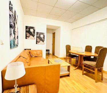 Liesing Apartment | Stylish 2BR apartment Direct City Access